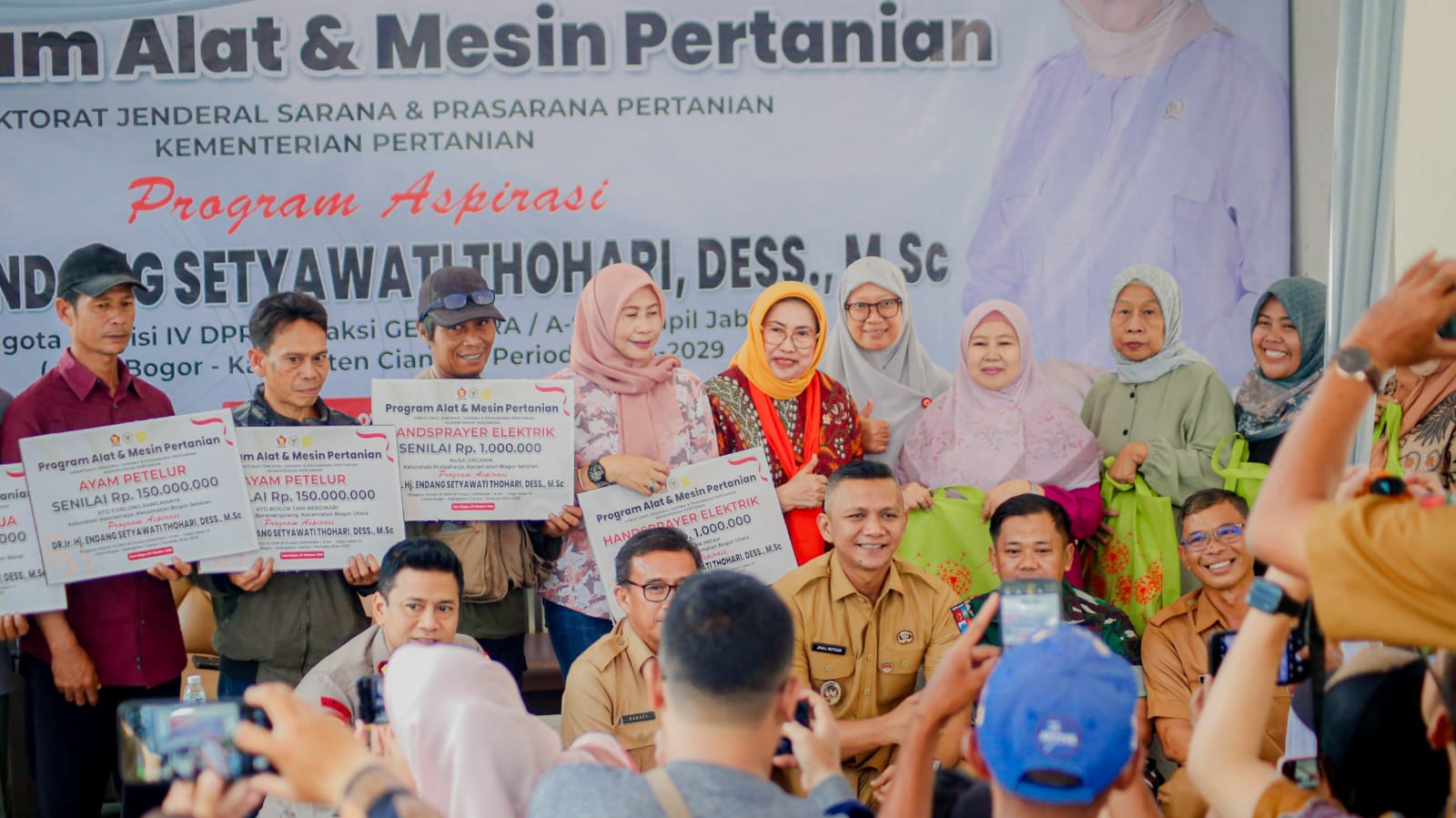 Petani Antusias Dapat Alsintan, Pemkot Bogor Terima Kasih