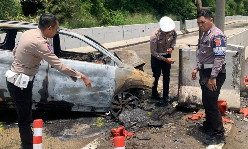 Mobil Terbakar di Tol Jagorawi Bogor Diduga Akibat Microsleep
