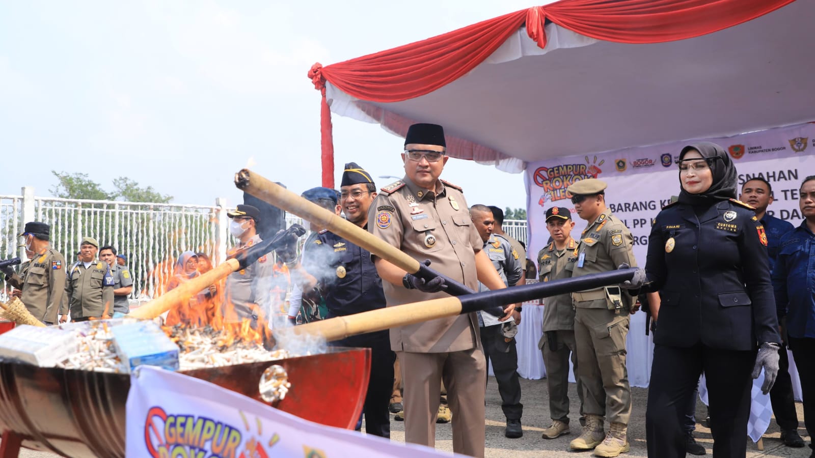1,8 Juta Batang Rokok Ilegal Dimusnahkan di Bogor