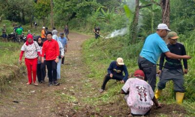 Warga Gotong Royong Buka Kembali Akses Jalan Mekarwangi-Kayumanis