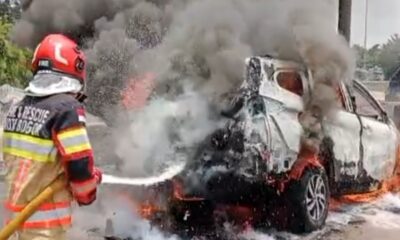 Mobil Terbakar di Km 41 Gerbang Tol Ciawi Usai Kecelakaan Tunggal
