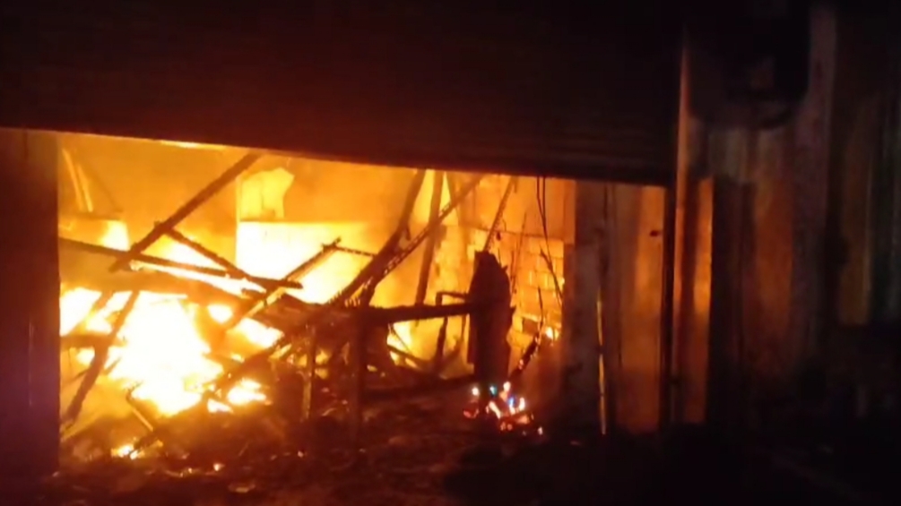 Kebakaran 10 Kios di Cilendek Barat Diduga Akibat Kebocoran Gas