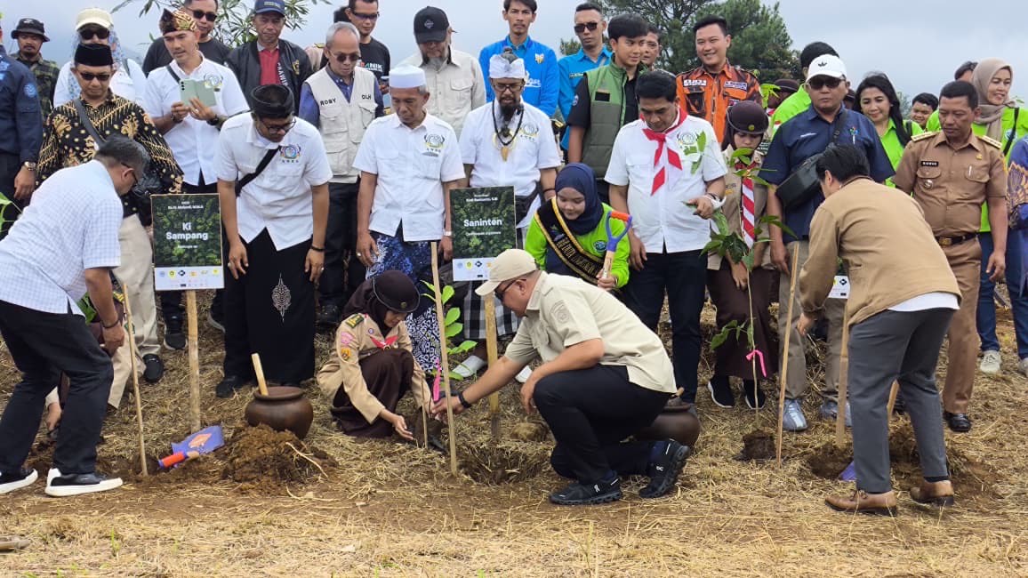 Kolaborasi Pusat dan Daerah Hijaukan Wilayah Bogor Selatan