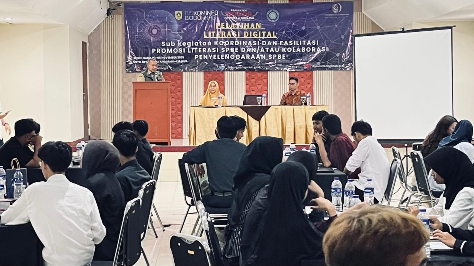Diskominfo Literasi Digital untuk Guru, Siswa dan Masyarakat