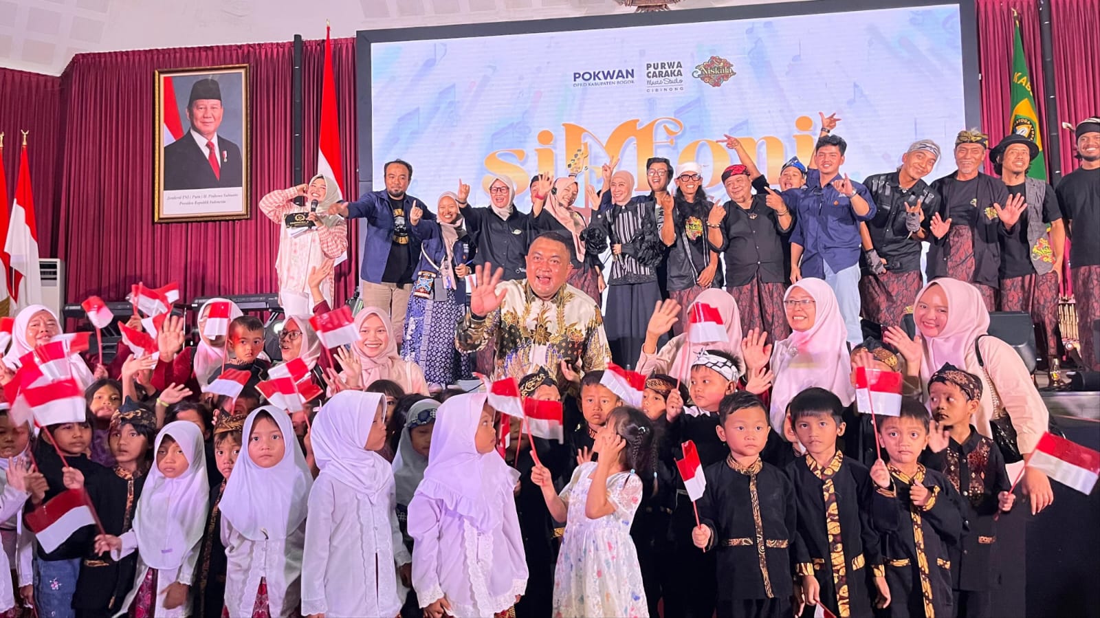 Kolaborasi Pewarta, Musisi Jalanan dan Pelajar Hidupkan Simfoni Aksara