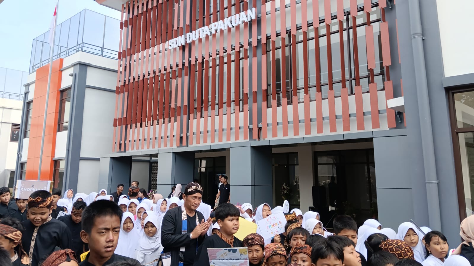 Dedie Rachim Resmikan SDN Baru dengan Fasilitas Lengkap
