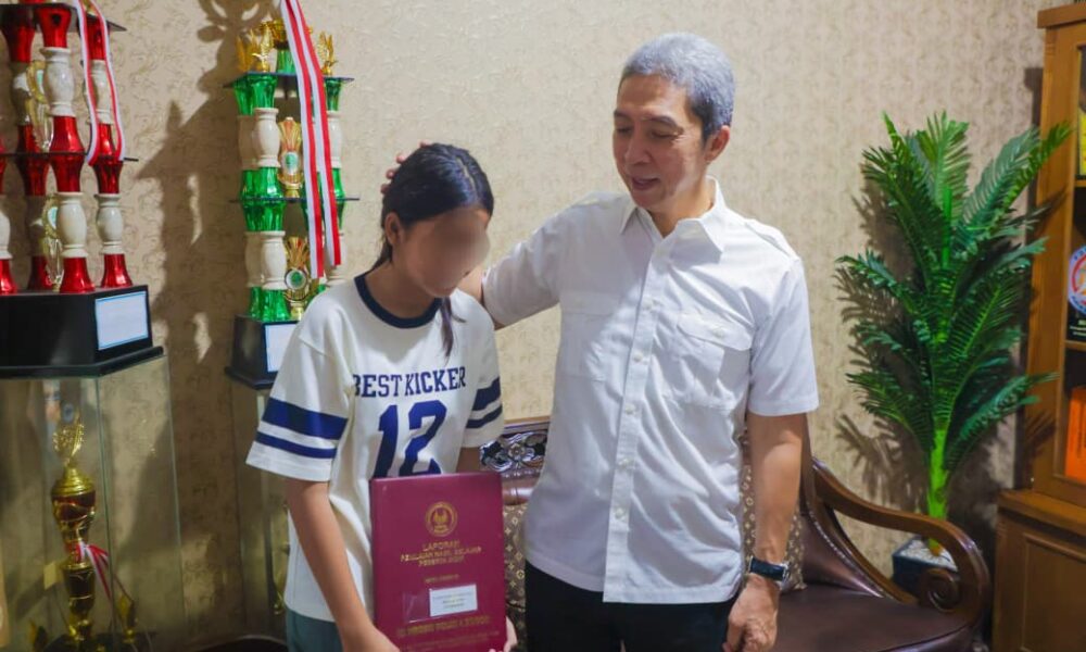 Ketika Dedie Rachim Ambil Rapor, Gantikan Sosok Ayah untuk Adylla