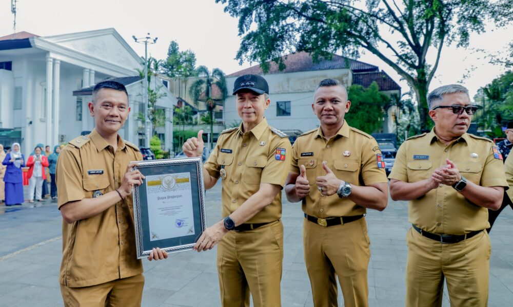 Realisasi PBB-P2 Terbesar, Lurah Tegal Gundil Diganjar Penghargaan