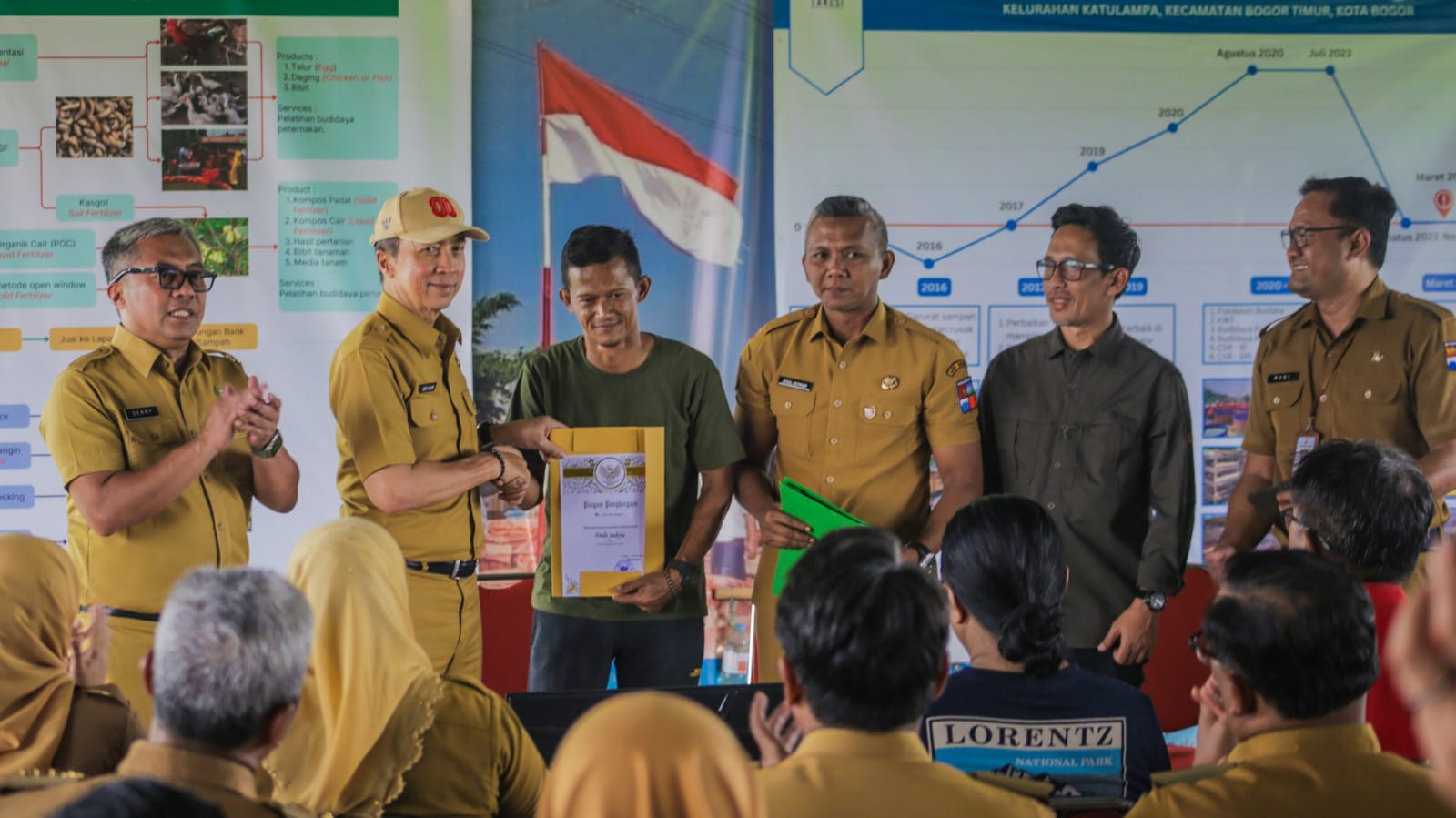 Ketulusan Dede Sukriya Menjaga Gorong-Gorong Cikaret