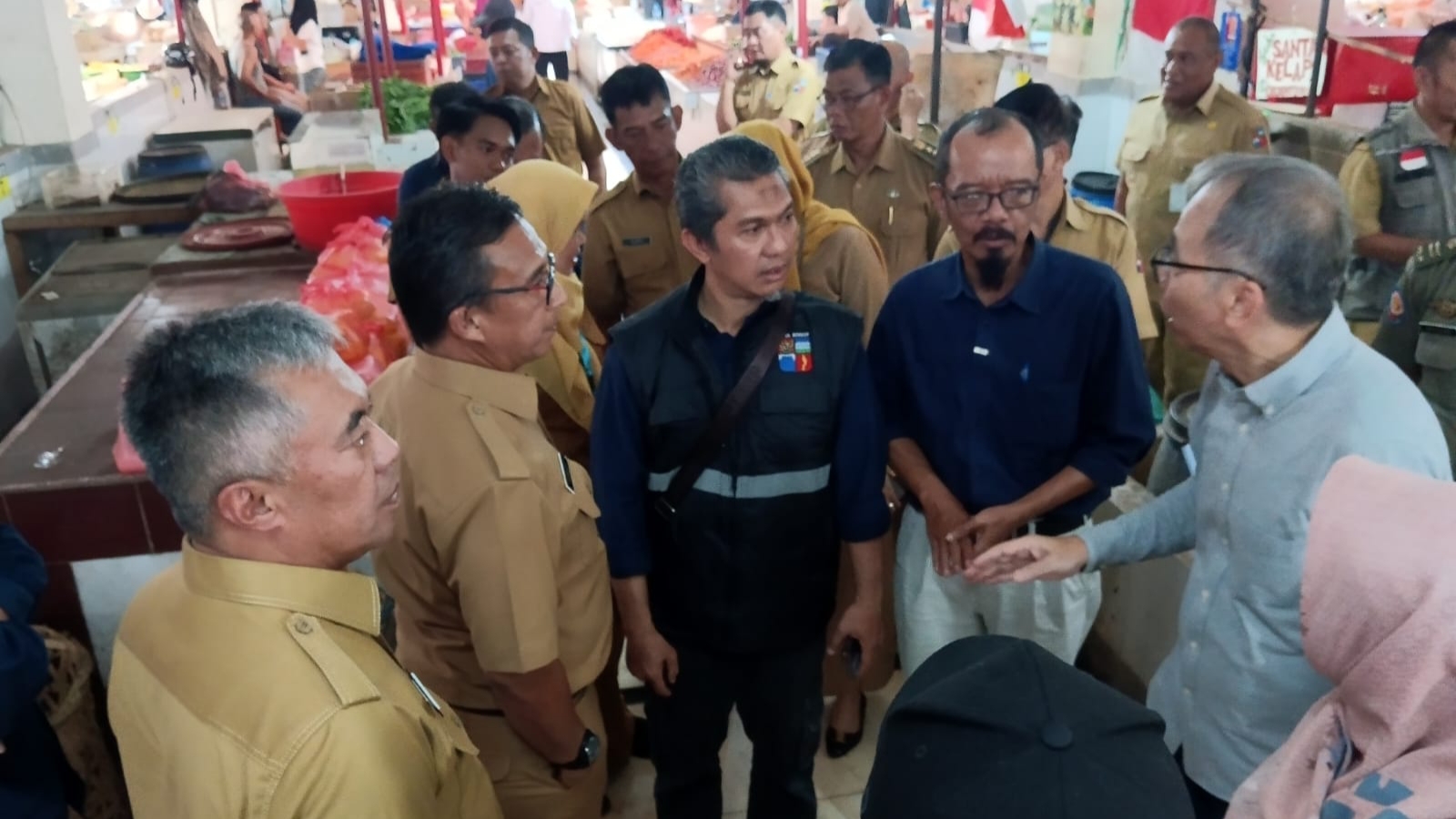 Jelang Natal, Harga Pangan di Pasar Jambu Dua Masih Stabil