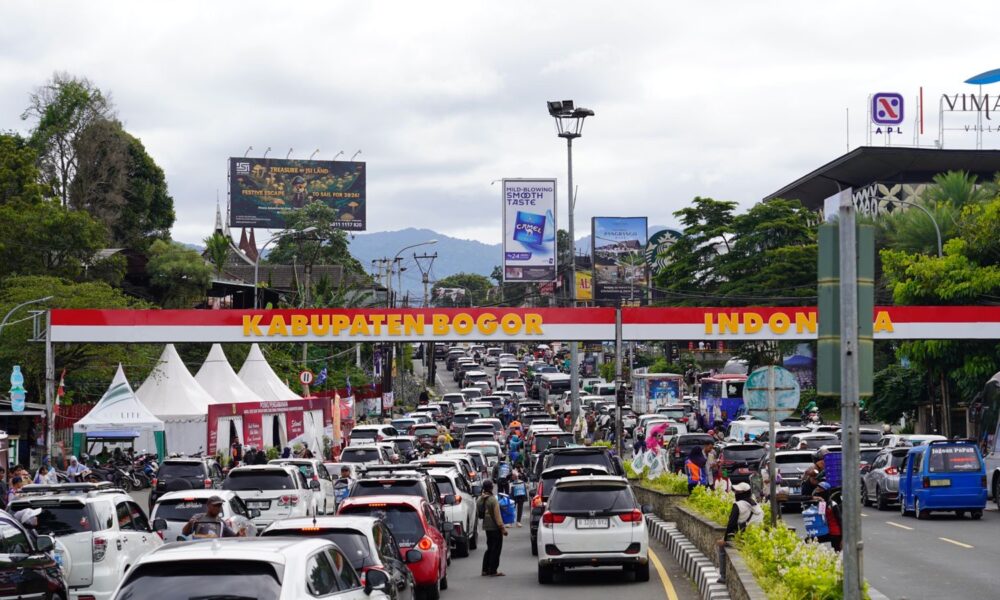 Polres Bogor Terapkan 6 Titik Penyekatan Kendaraan saat Car Free Night Puncak