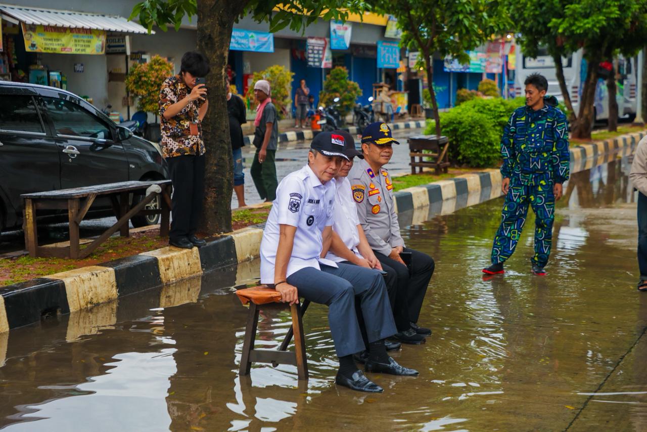 Tinjau Terminal Bubulak, Dedie Rachim Temukan Genangan Air