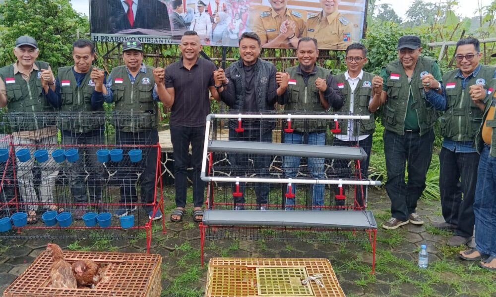 Jenal Mutaqin Gerakan Ekonomi Warga Lewat Program Ayam Petelur