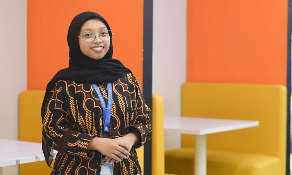 Meneliti Kelenjar Racun Ular Picung, Yasmin Nadhiva Cetak IPK 4,00 di Program Magister IPB