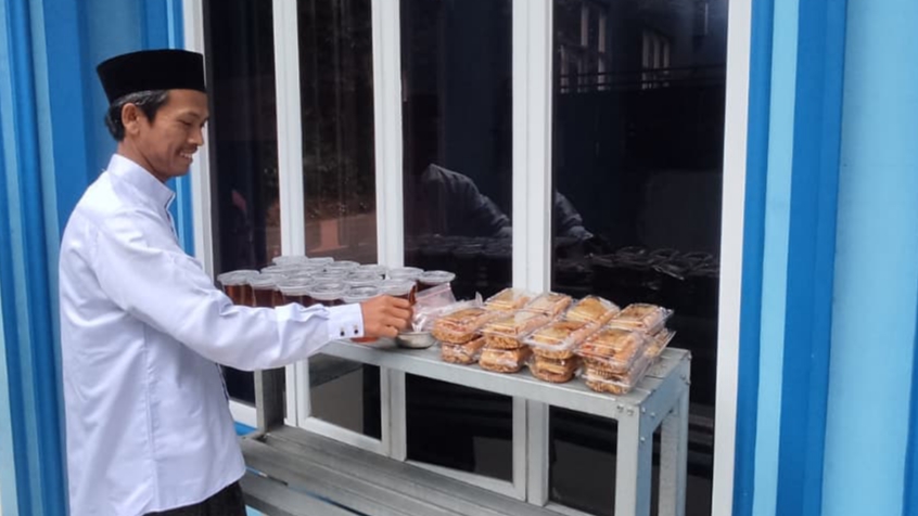 Pembagian Takjil Gratis di Masjid An Naba PWI Kota Bogor Diapresiasi Warga