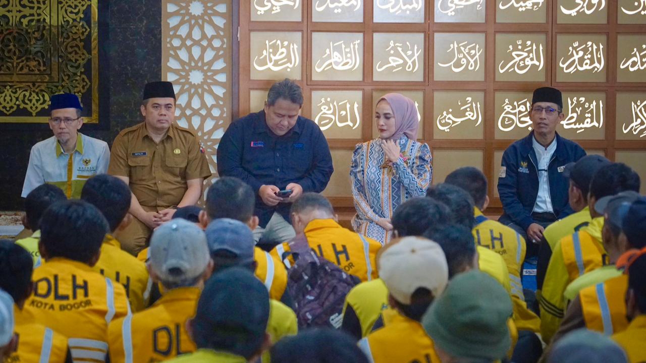 Ratusan Petugas Kebersihan hingga PHL Terima Santunan di Balai Kota Bogor