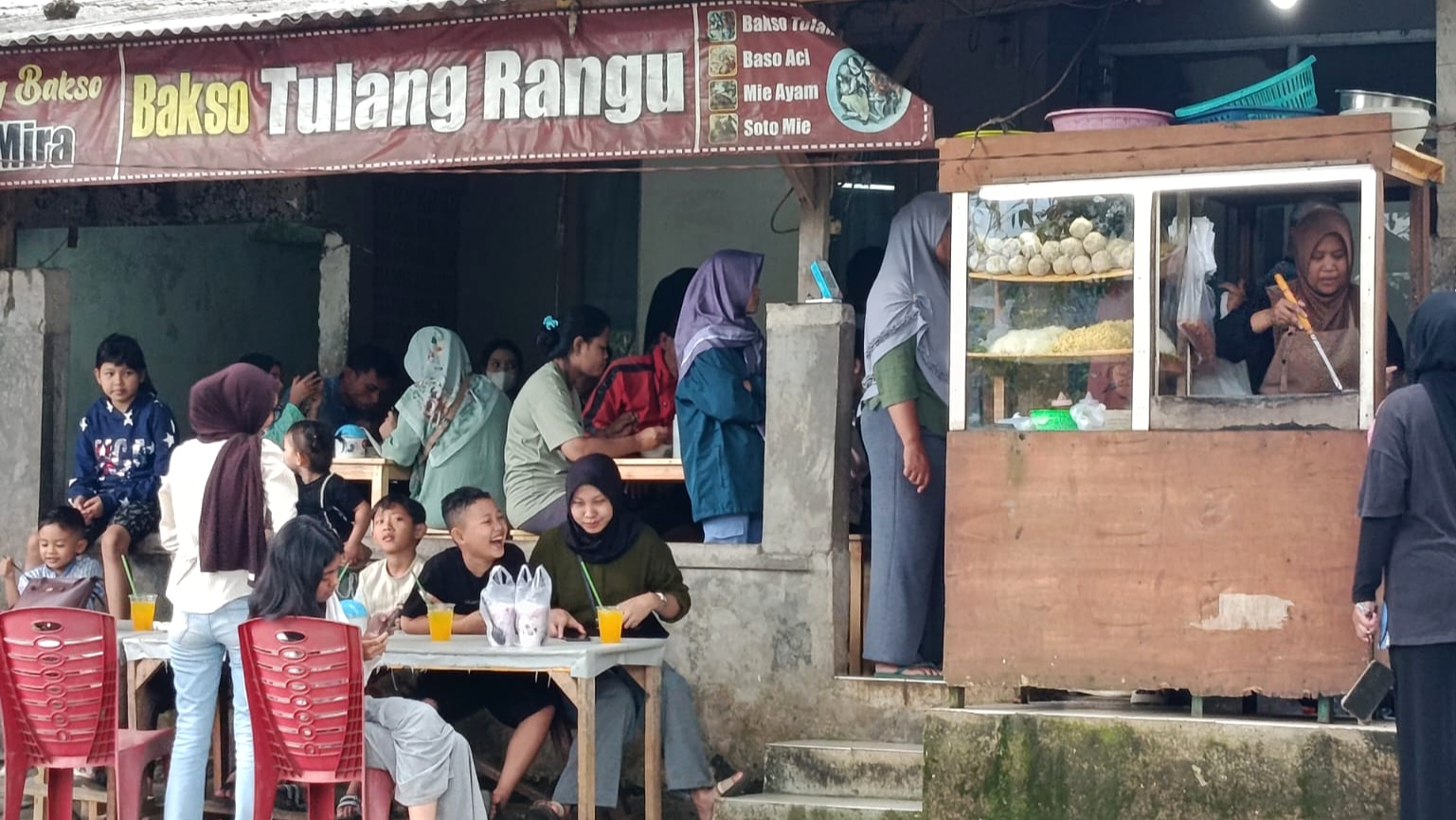Bakso Tulang Rangu Teh Mira jadi Buruan Pecinta Kuliner saat Libur Lebaran