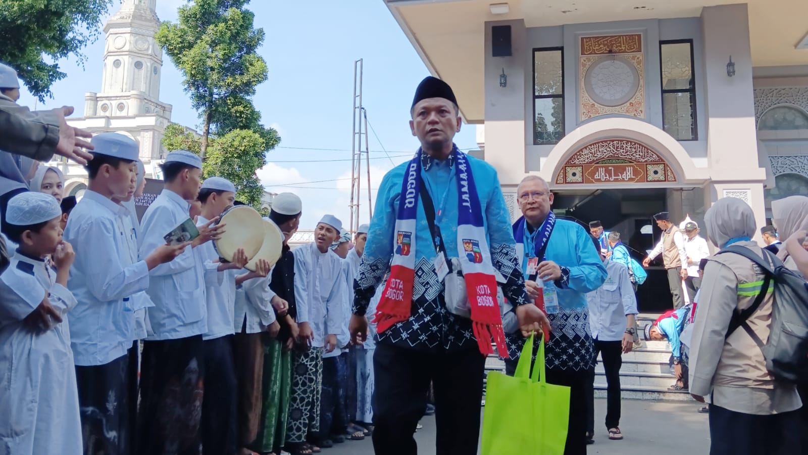 444 Calon Haji Kloter 10 Asal Kota Bogor Berangkat ke Tanah Suci