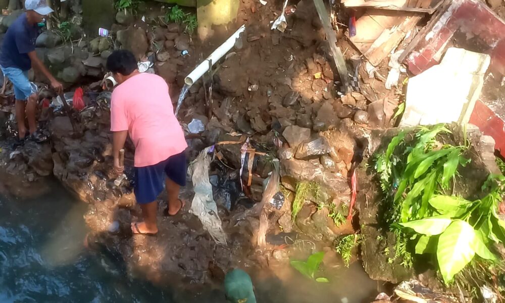 Tebing di Belakang Eks Pabrik Tahu di Ciparigi Longsor