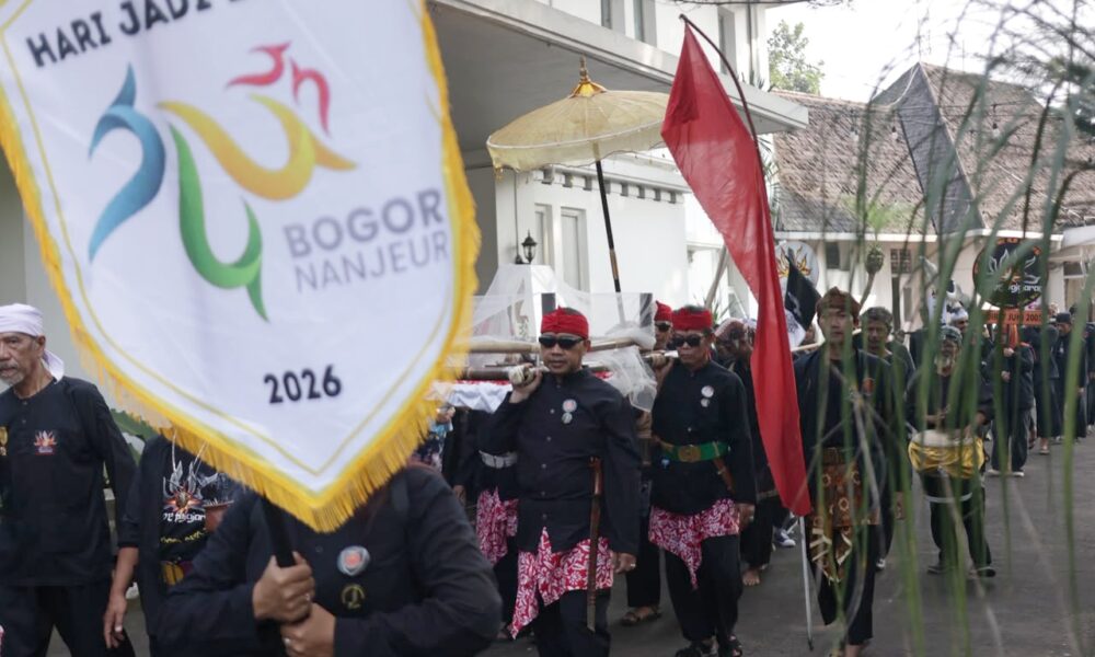 Ratusan Warga Ikuti Kirab Pusaka Kujang di Kota Bogor 