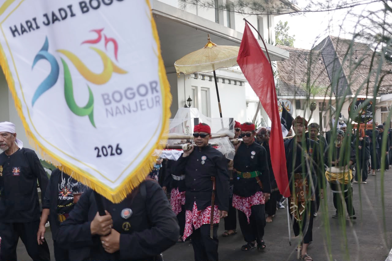 Ratusan Warga Ikuti Kirab Pusaka Kujang di Kota Bogor 