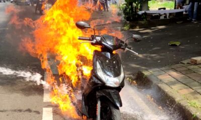 Motor Mendadak Terbakar di Jalan Pajajaran saat Menuju Bengkel