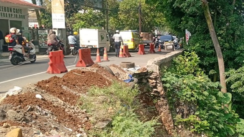 Longsor Jalan Kebon Pedes Digarap, Target Rampung November