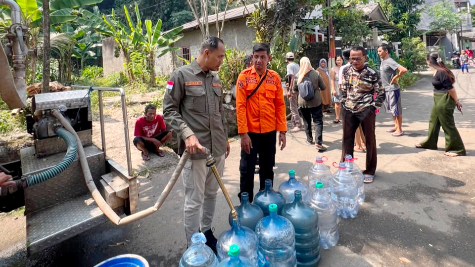 Kekeringan Landa 2 Kelurahan di Kota Bogor, BPBD Salurkan 12.000 Liter Air Bersih