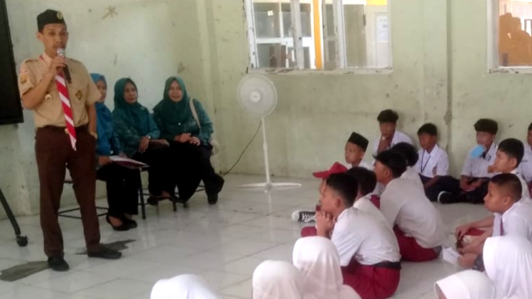Lurah Mulyaharja Berikan Sosialisasi Wawasan Kebangsaan ke Siswa Baru SMP Bagus