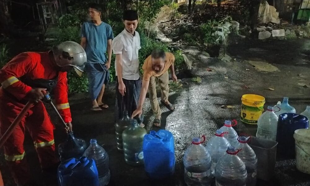 BPBD Kota Bogor Salurkan Air Bersih untuk 90 Warga Bojongkerta