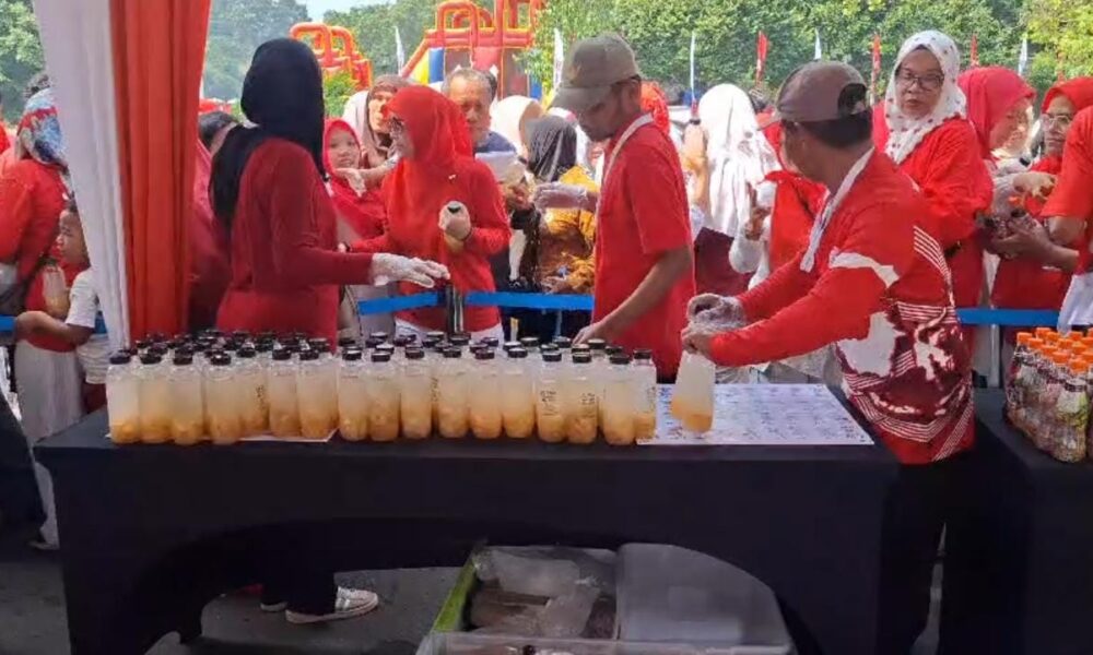 Es Pala Resep 20 Tahun Bu Titin jadi Primadona Jamuan Rakyat Istana Bogor