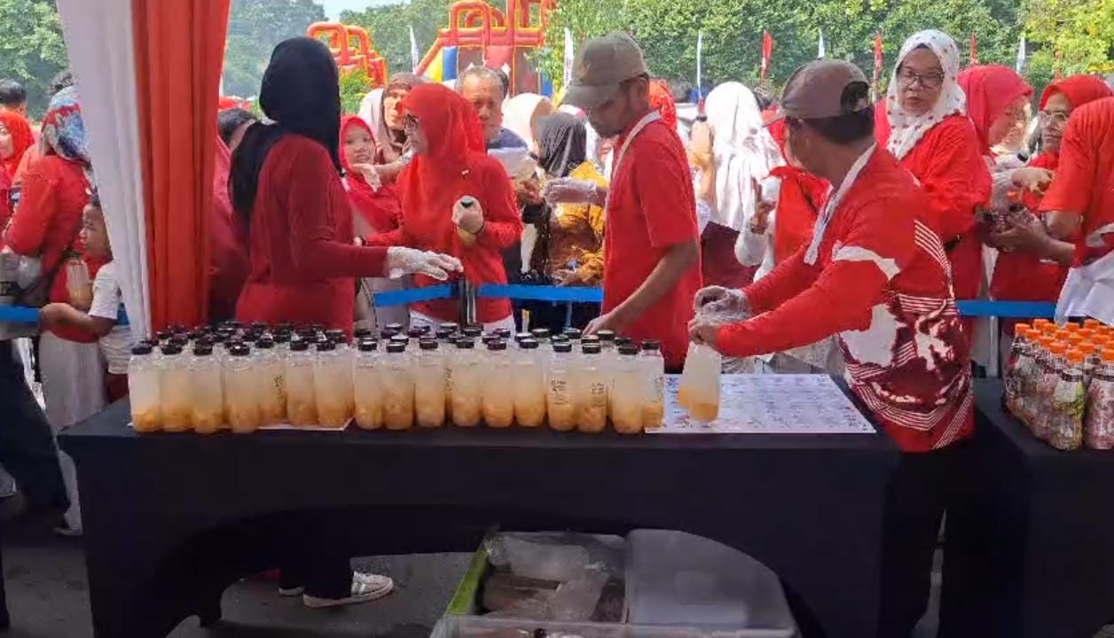 Es Pala Resep 20 Tahun Bu Titin jadi Primadona Jamuan Rakyat Istana Bogor