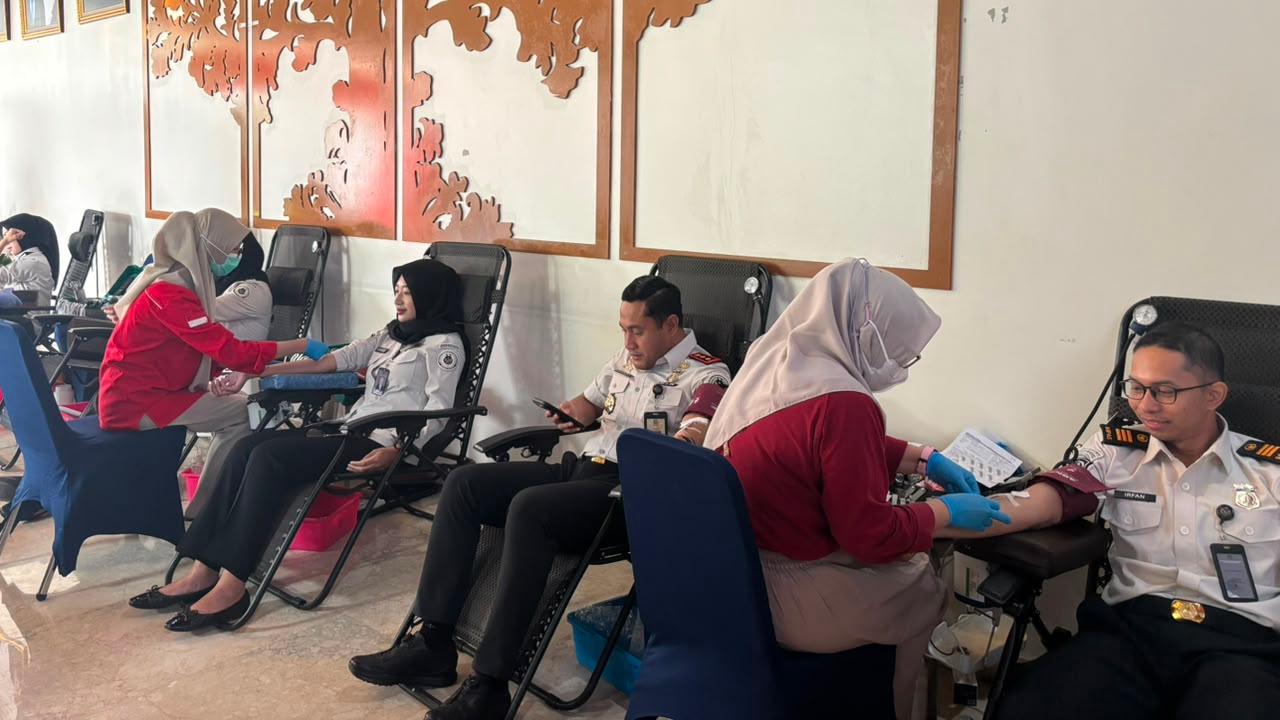 Sambut HUT ke-81 RI, Imigrasi Bogor Gelar Donor Darah dan Cek Kesehatan Gratis