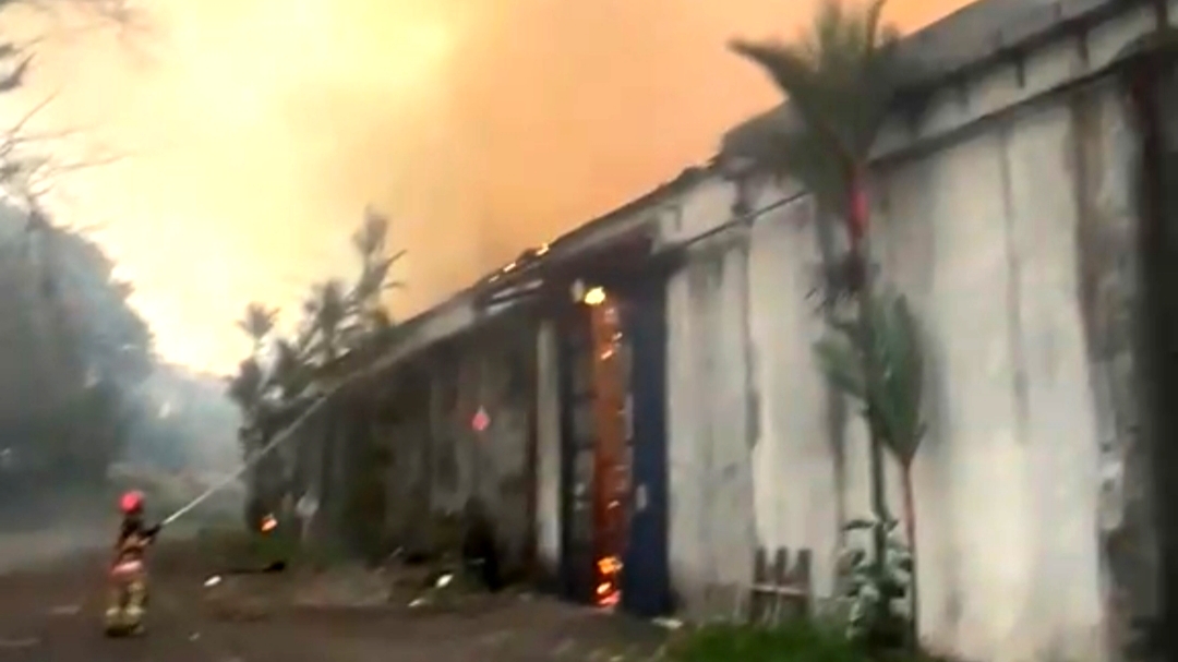 Kerugian Kebakaran Gudang Eks Pabrik Tekstil di Kota Bogor Capai Rp1 Miliar