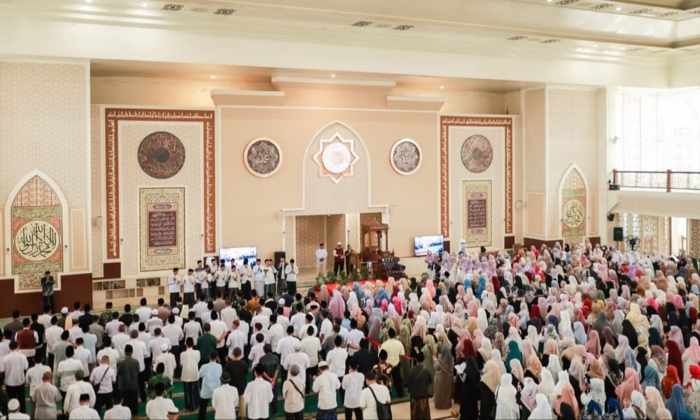 Antusiasme Warga Bogor Ikuti Maulid Nabi Muhammad SAW di Masjid Agung