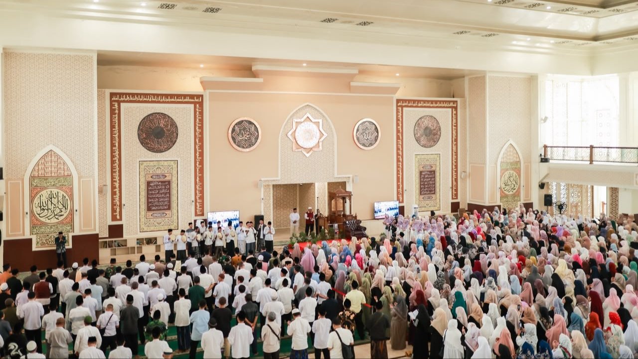 Antusiasme Warga Bogor Ikuti Maulid Nabi Muhammad SAW di Masjid Agung