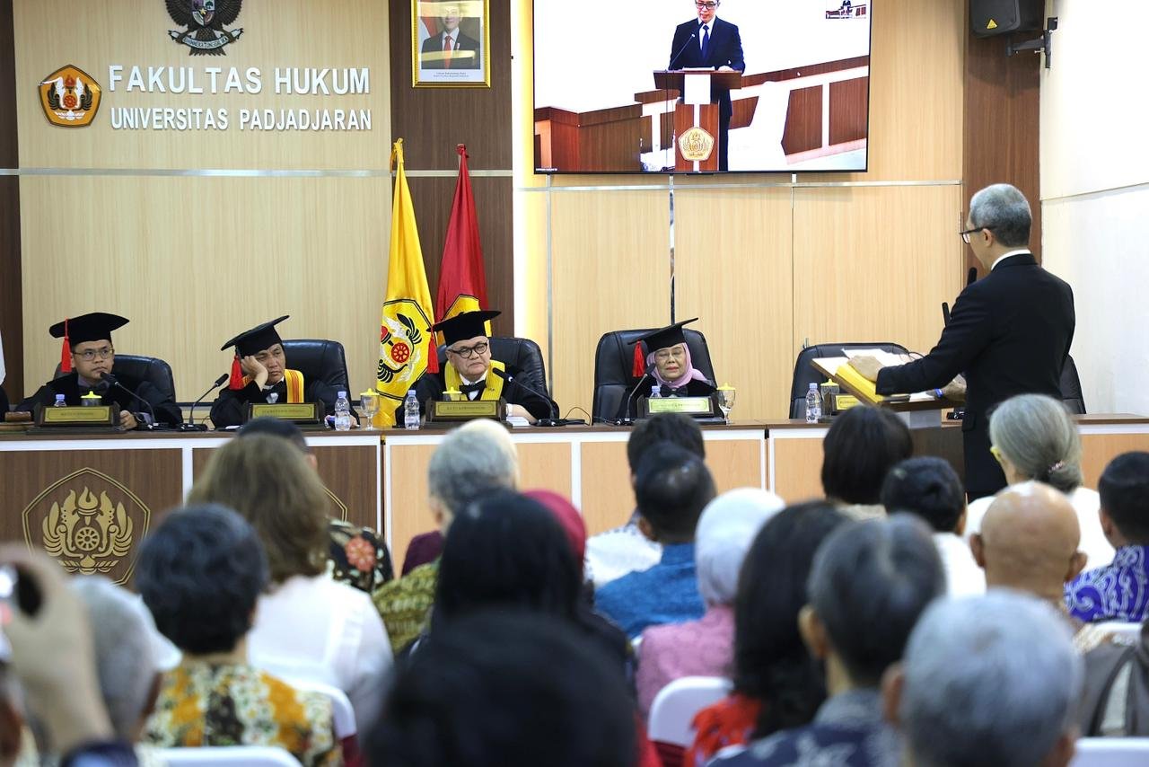 Dedie Rachim Raih Gelar Doktor Ilmu Hukum, Dorong Sentralisasi Data Nasional Perkuat Kebijakan