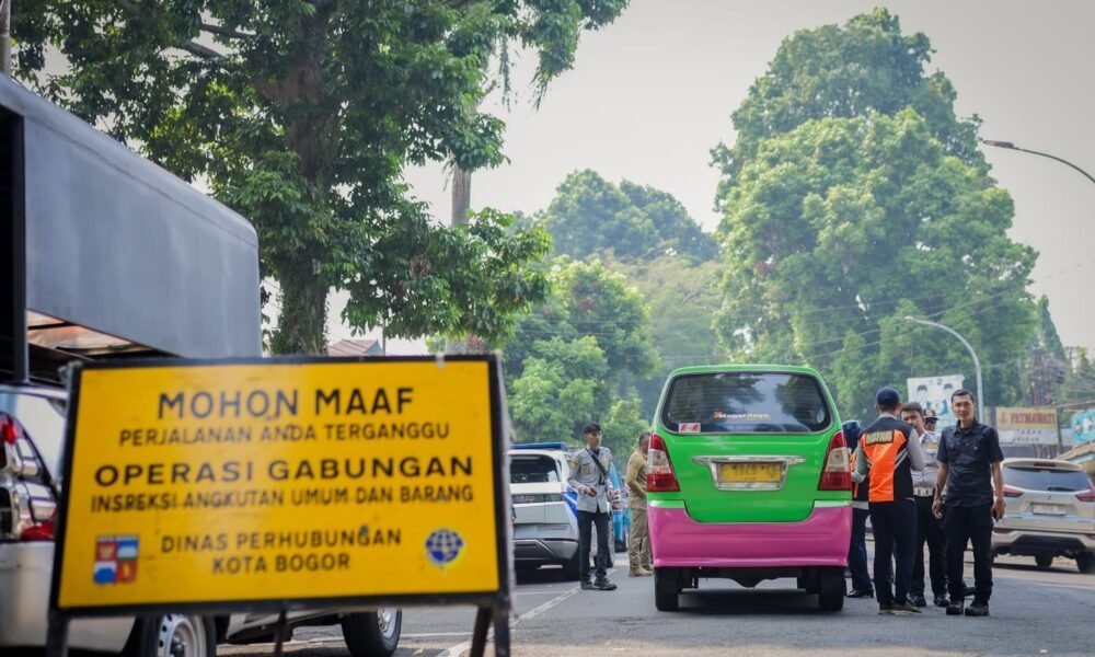 Puluhan Angkot dan AKDP Terjaring Operasi Gabungan di Jalan Siliwangi
