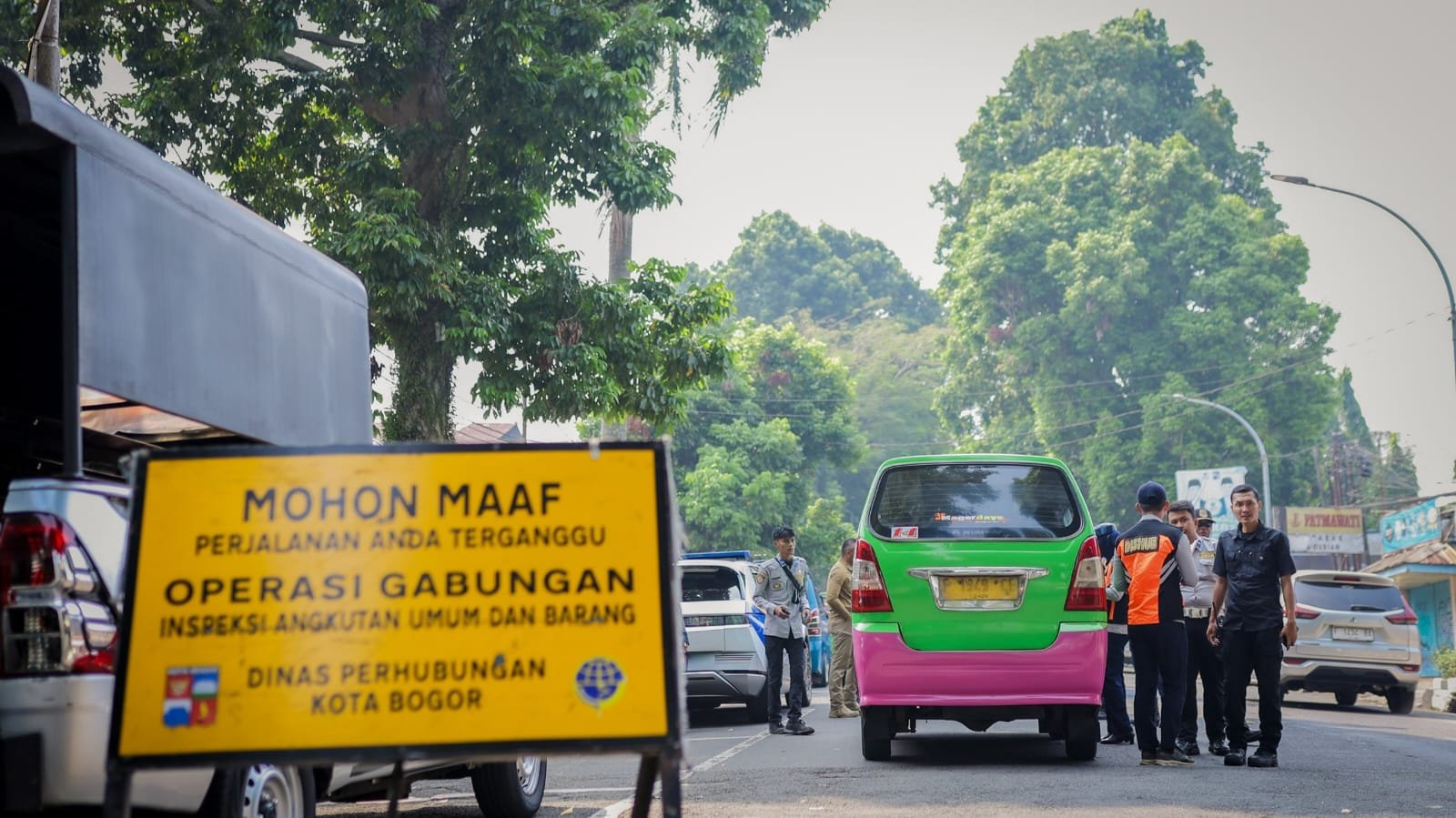 Puluhan Angkot dan AKDP Terjaring Operasi Gabungan di Jalan Siliwangi