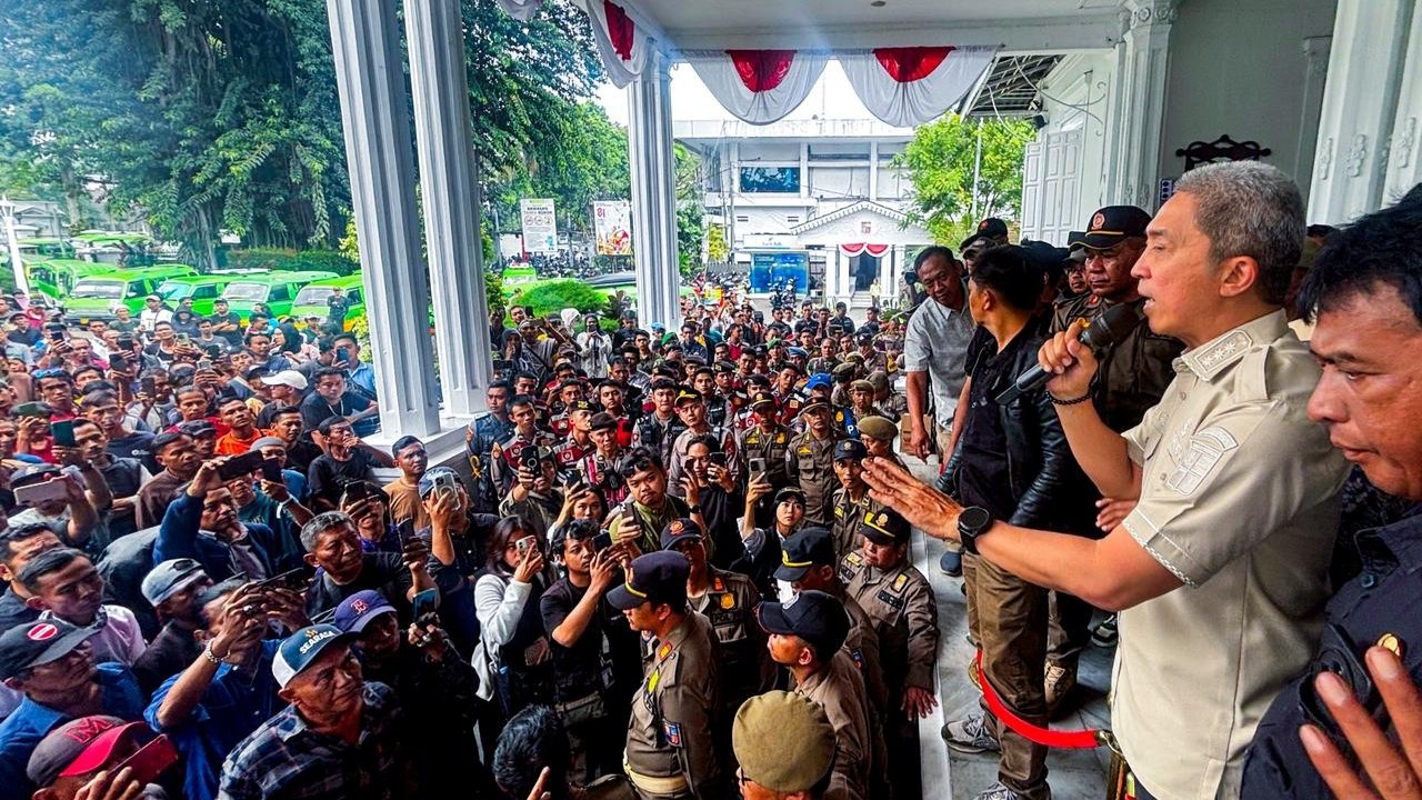 Dialog dengan Sopir Angkot, Dedie Rachim Tekankan Penataan untuk Kepentingan Bersama