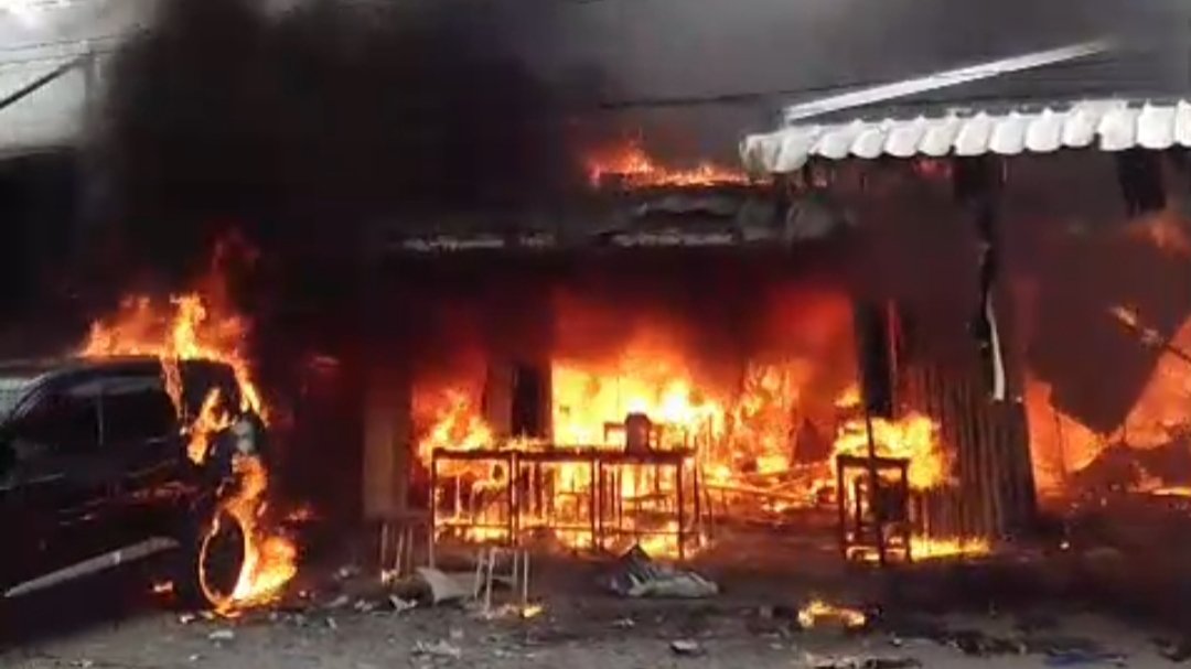 Kebakaran Hanguskan Rumah, Toko hingga Mobil di Paledang Kota Bogor