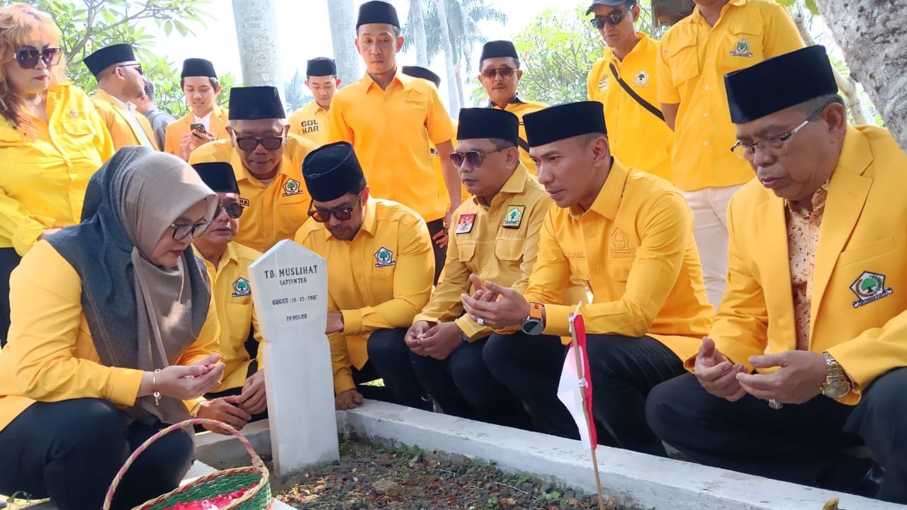 Golkar Kota Bogor Gelar Ziarah Pahlawan dan Berbagi Nasi Kuning