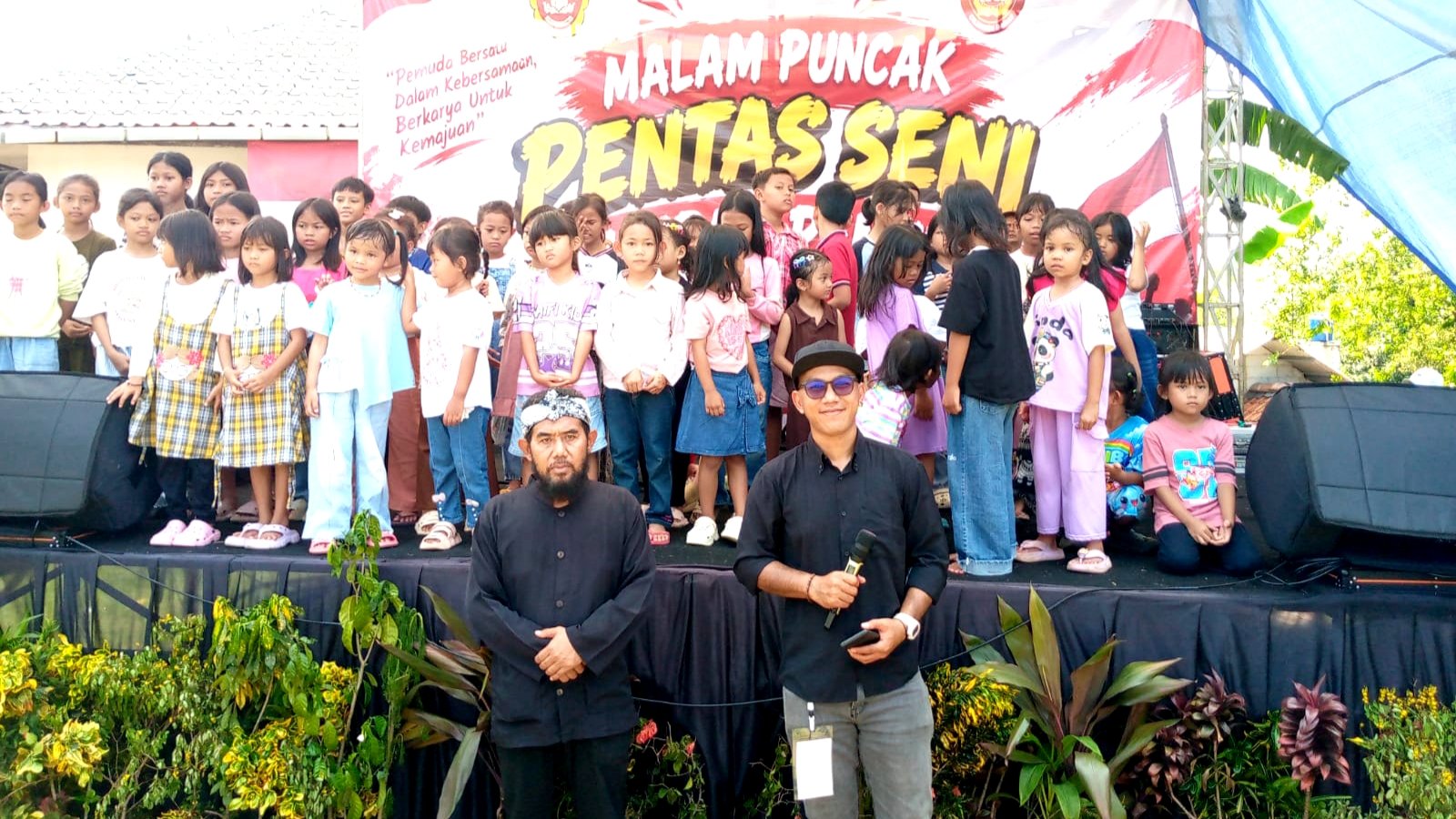 Malam Puncak Pentas Seni Meriahkan Peringatan Sumpah Pemuda di Cilendek Barat